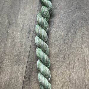 Handgeverfde garen wol - Mistig bos