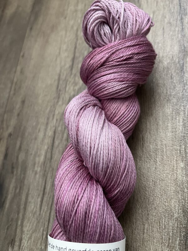 Handgeverfde garen katoen - Plum 400m/100gr - Afbeelding 2