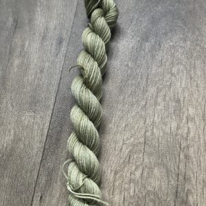 Handgeverfde garen wol - Olijfgroen