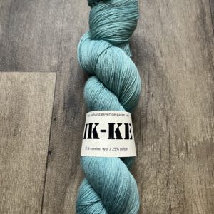 Handgeverfde garen wol - Smaragdgroen 425m/100gr