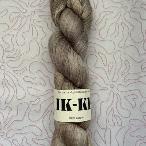 Handgeverfde garen katoen - Lipgloss 400m/100gr