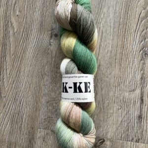 Handgeverfde garen wol - Moestuin 425m/100gr