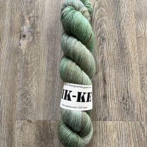 Handgeverfde garen wol - Mistig bos 425m/100gr