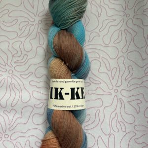 Handgeverfde garen wol - Drijfhout 425m/100gr