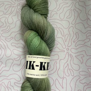 Handgeverfde garen wol - Mistig bos 425m/100gr