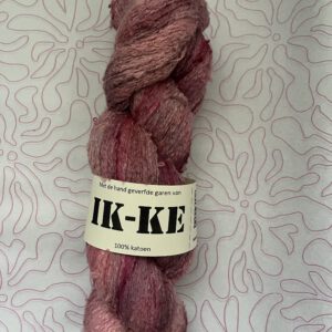 Handgeverfde garen katoen bouclé - Plum 500m/100gr